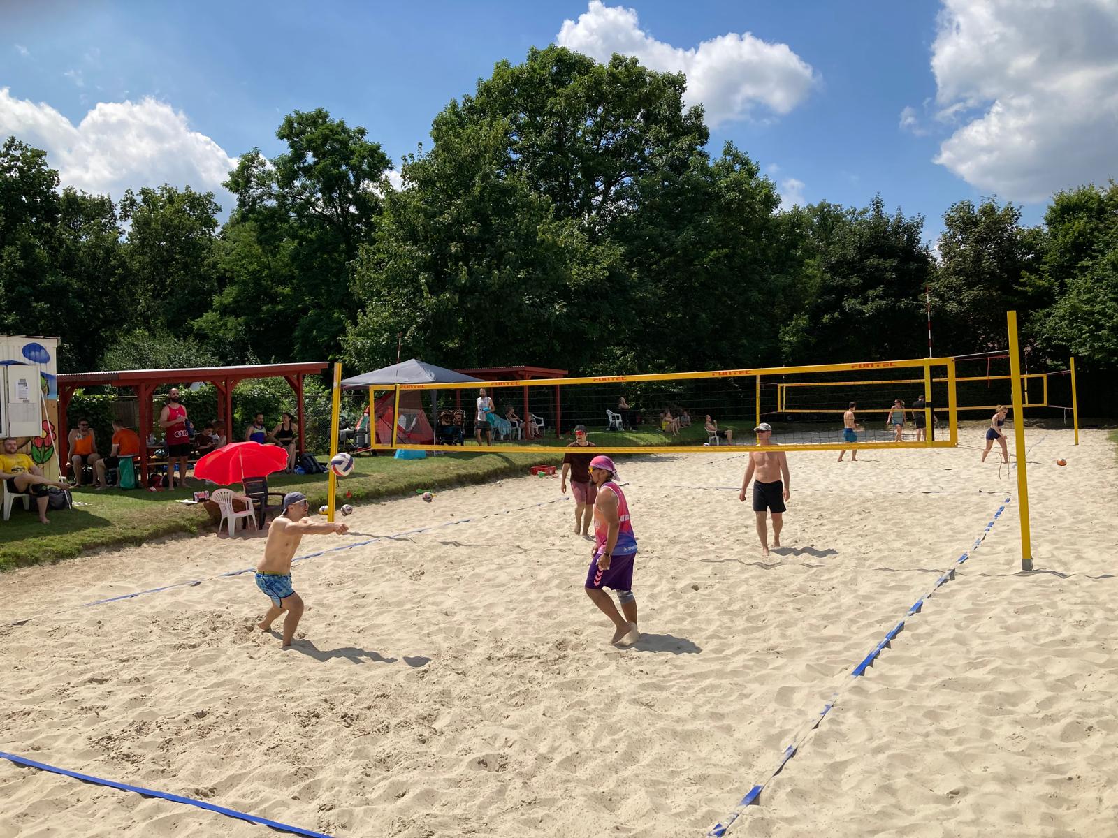 Spielszene mit Spieler*innen beim Turnier